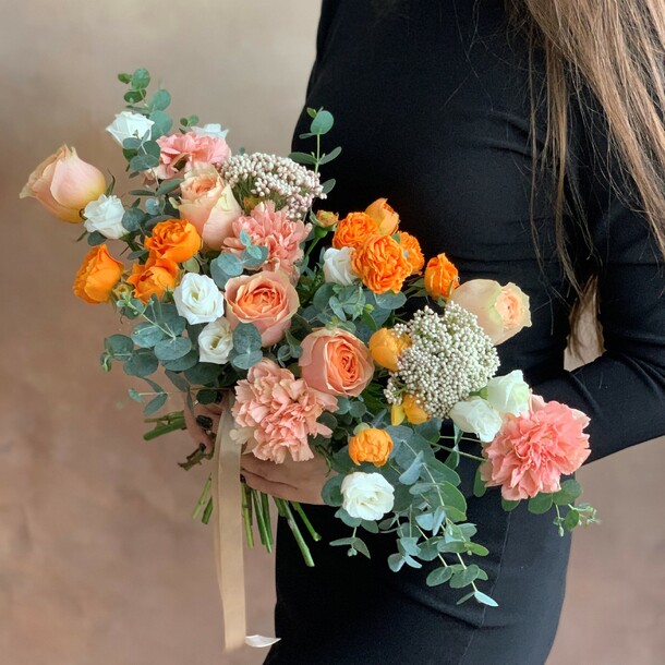 Букет цветов Яркий бриз за 9950₽ с доставкой в Москве от Mango la fiori на Flawery