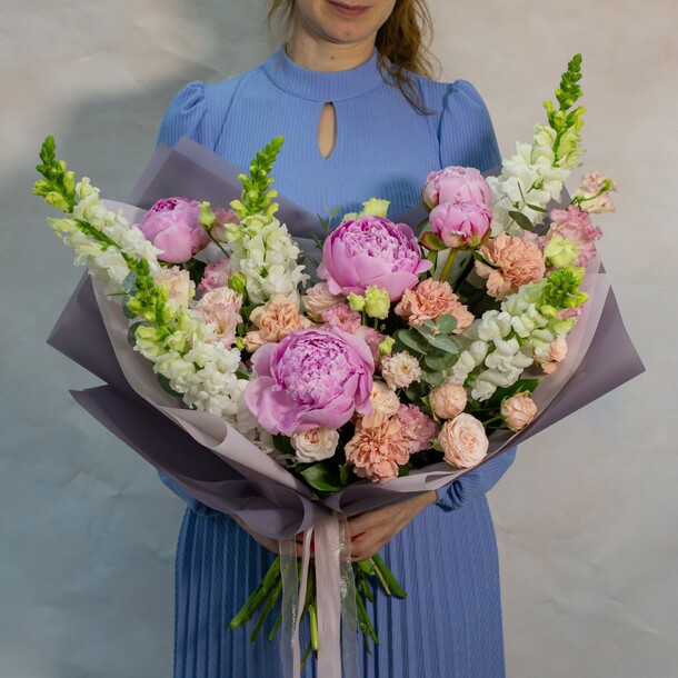 Букет цветов Королевский бал за 16350₽ с доставкой в Москве от Mango la fiori на Flawery