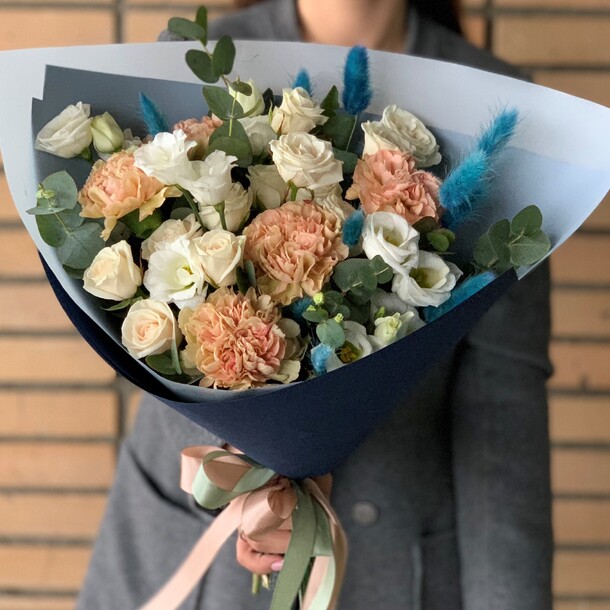 Букет цветов Небо парижа за 7100₽ с доставкой в Москве от Mango la fiori на Flawery