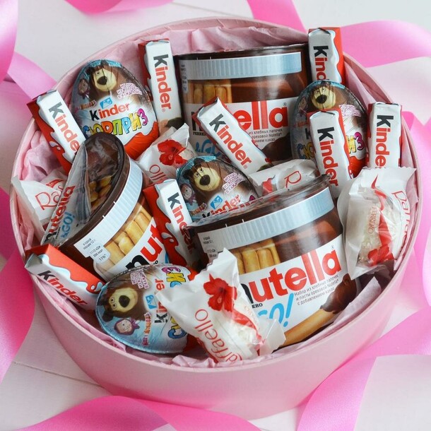 Kinder: коробка с киндер сюрпризами nutella рафаэлло и сладостями | 14 февраля | день влюблённых | 8 марта | день рождения, артикул F1517518 - 7990 рублей, доставка по городу. Flawery - доставка цветов