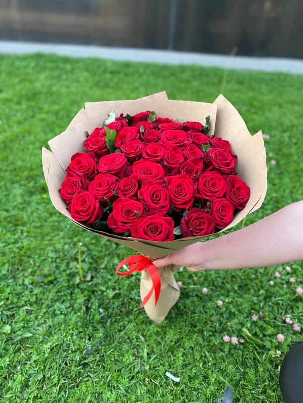 Букет из 35 роз за 8100₽ с доставкой в Москве от BUKET_MOSCOW.1 на Flawery