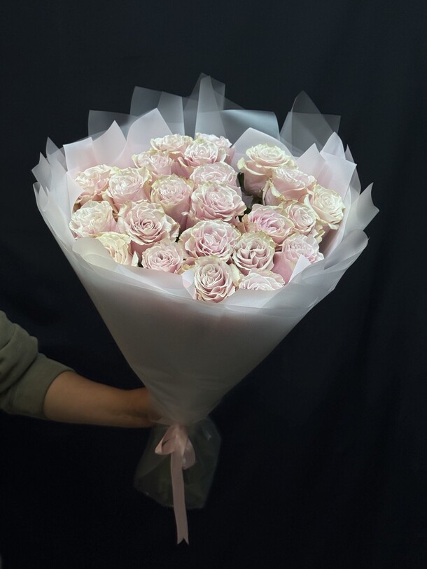 Букет цветов Розы эквадорские 23 шт за 15000₽ с доставкой в Москве от ANADIA FLOWERS на Flawery