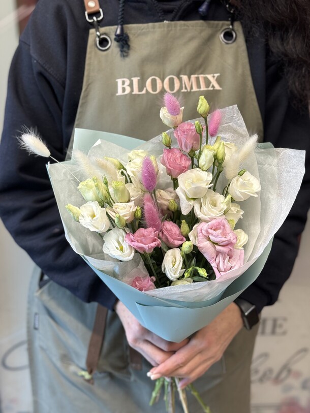 Букет цветов Эустома за 4000₽ с доставкой в Москве от Bloomix на Flawery