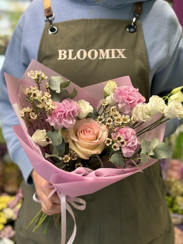 Букет цветов Розовое настроение за 3580₽ с доставкой в Москве от Bloomix на Flawery
