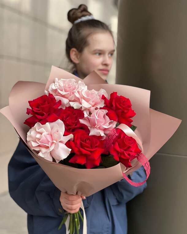 Букет цветов Французские розы 9 шт за 5350₽ с доставкой в Москве от Vip bouquet на Flawery