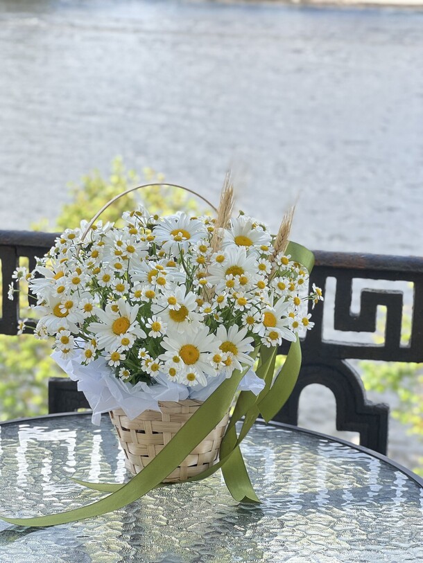 Букет цветов Ромашки и пшеница за 4350₽ с доставкой в Грозном от Vip bouquet на Flawery