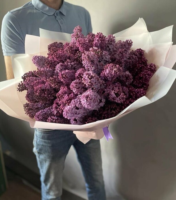 Букет сирени большой, артикул F1272542 - 5400 рублей, доставка по городу. Flawery - доставка цветов