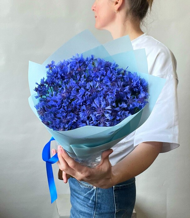 Букет васильков за 4244₽ с доставкой в Москве от Бутик Ботаника на Flawery