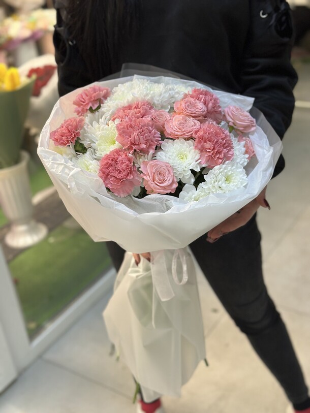 Букет кораловый за 4500₽ с доставкой в Москве от Цветущий Город на Flawery