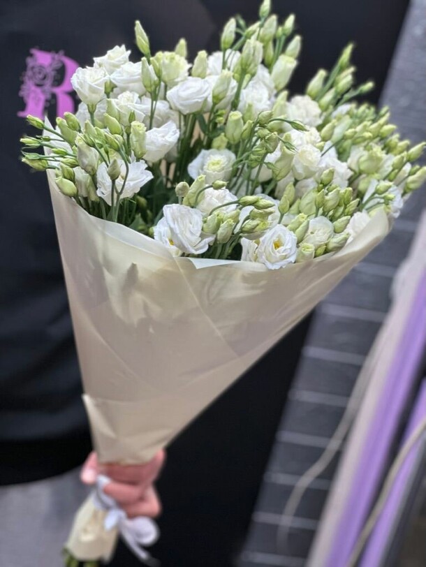 Букет из 9 белых эустом за 5100₽ с доставкой в Москве от Цветочник на Flawery