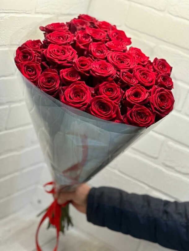 Букет из 29 красных роз за 6000₽ с доставкой в Москве от Цветочник на Flawery
