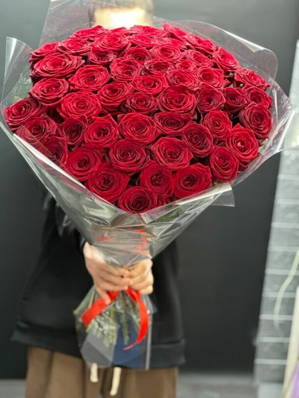 Букет из 51 красных роз за 12478₽ с доставкой в Москве от Цветочник на Flawery