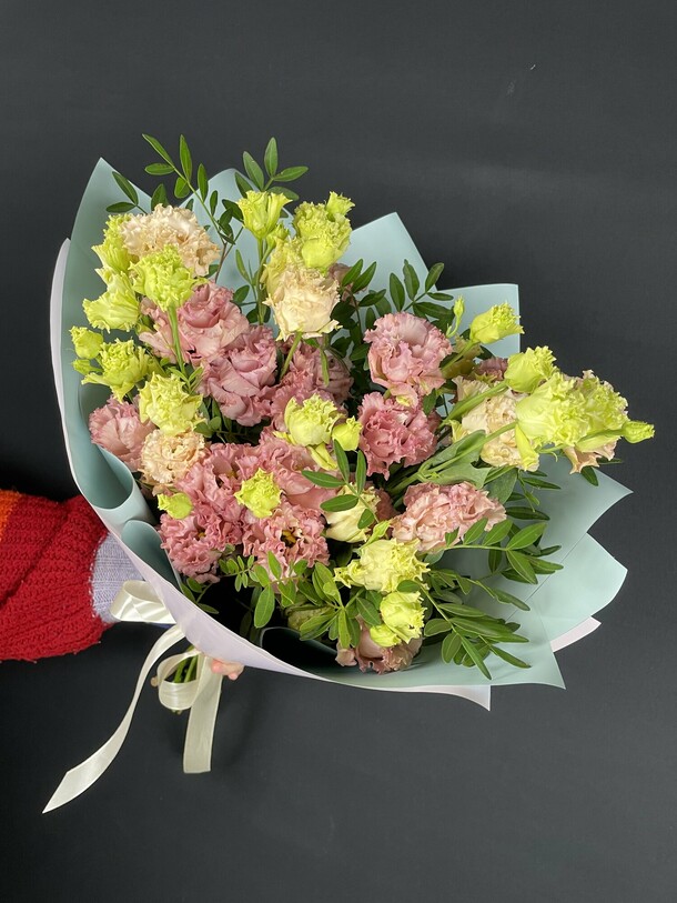 Букет из махровой эустомы., артикул F1344371 - 2888 рублей, доставка по городу. Flawery - доставка цветов