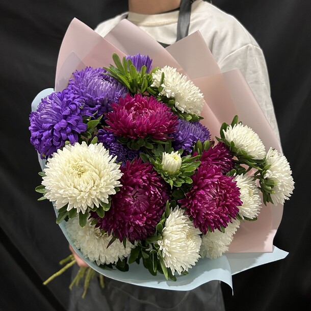 Букет астры кустовые за 2500₽ с доставкой в Москве от Boutique de fleurs на Flawery