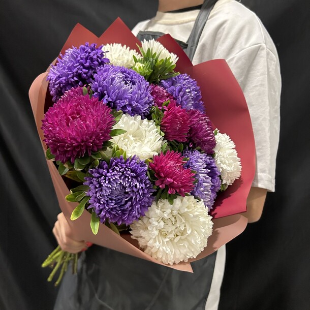 Букет астры кустовые за 2500₽ с доставкой в Москве от Boutique de fleurs на Flawery