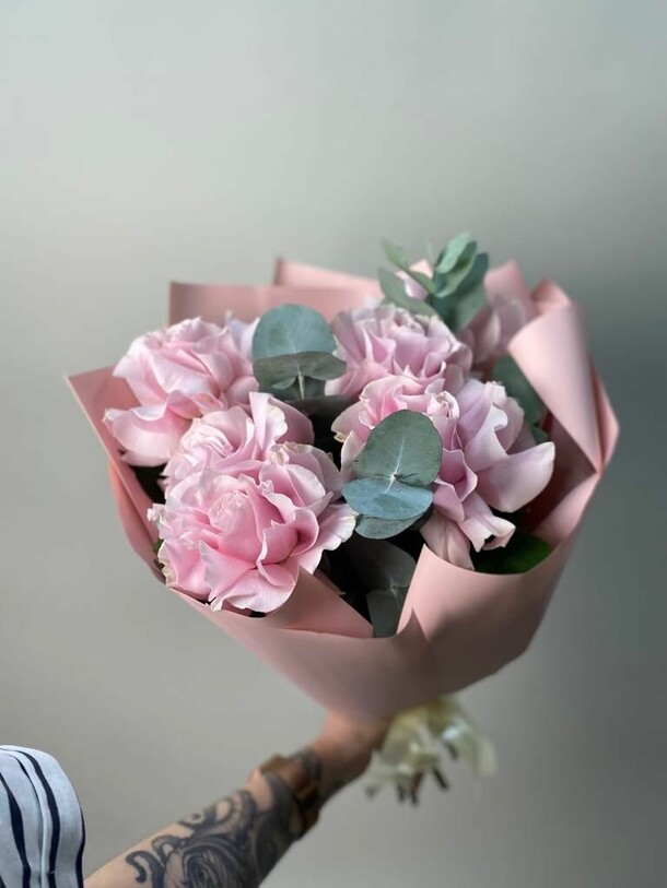 Букет французских роз за 3289₽ с доставкой в Москве от Viol botanical на Flawery