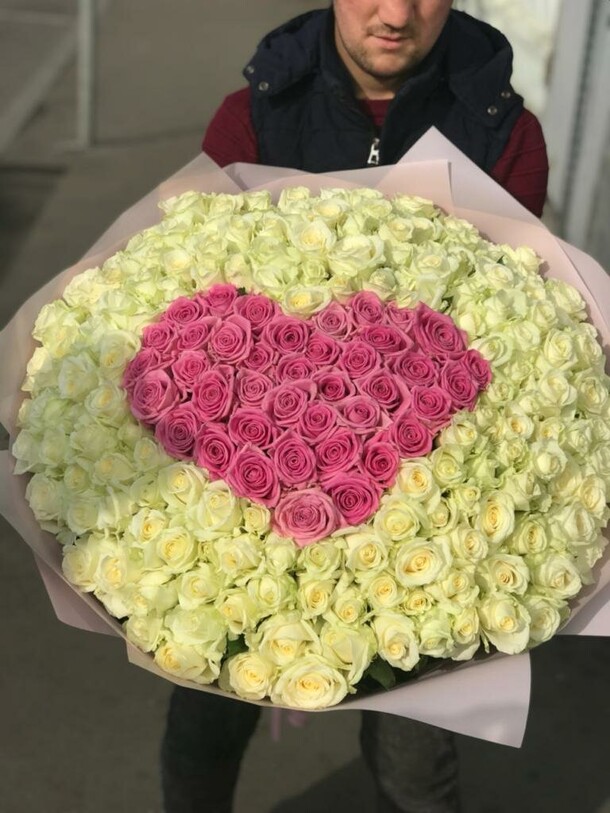 Букет цветов Сердца за 50700₽ с доставкой в Москве от Бутон на Flawery