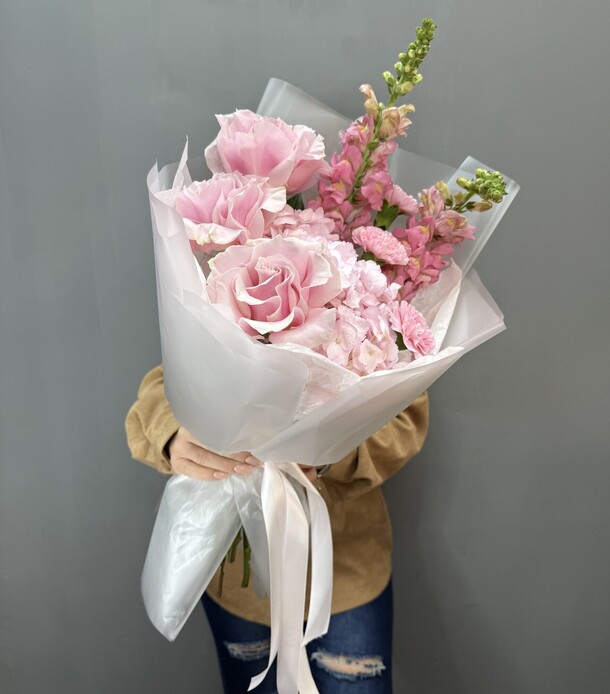 Букет с французской розой за 4750₽ с доставкой в Москве от TWO K FLOWERS на Flawery