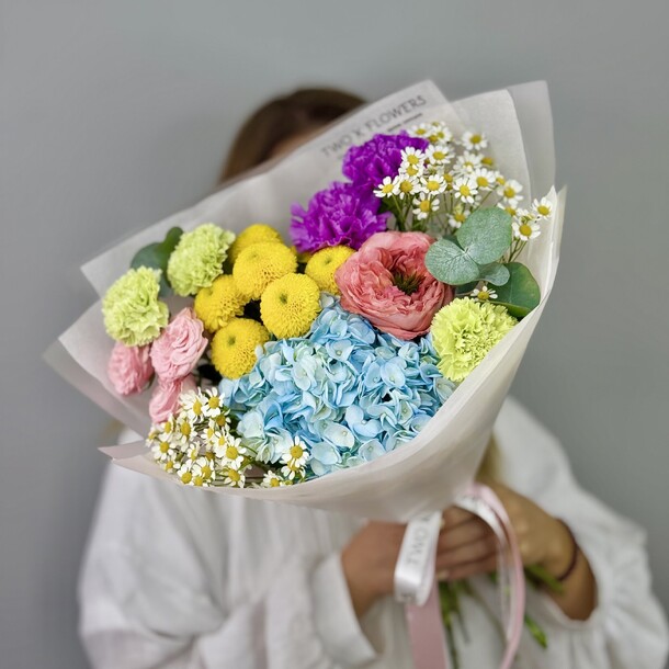 Букет цветов 💚💛🩷дофаминовый букет🩷💛💚 за 4499₽ с доставкой в Москве от TWO K FLOWERS на Flawery