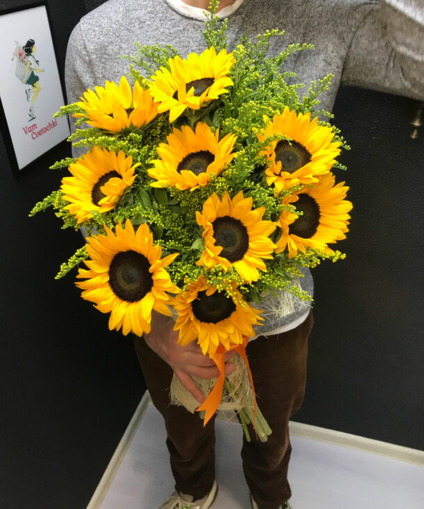Букет подсолнухов за 5790₽ с доставкой в Москве от TWO K FLOWERS на Flawery