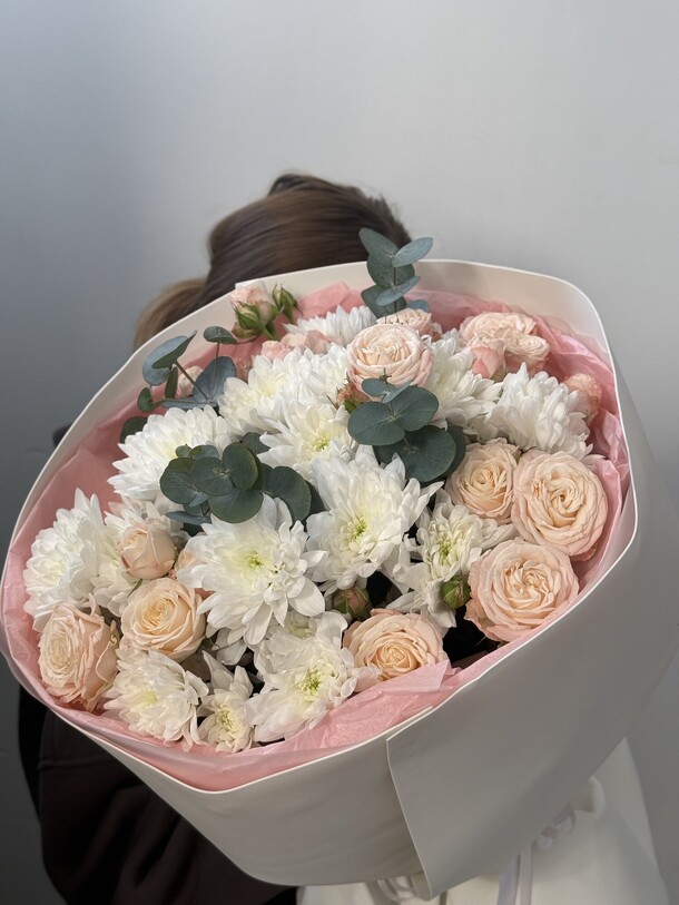 Букет «нежность» за 4700₽ с доставкой в Москве от Flowers Dg на Flawery