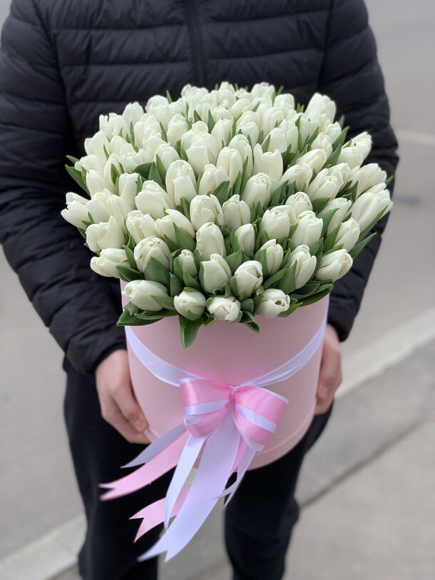 Букет цветов Тюльпаны за 35950₽ с доставкой в Москве от Пи-он.Рф на Flawery