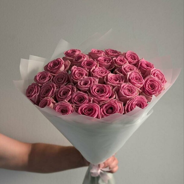 Розы розовые 31шт 50см, артикул F1316626 - 9790 рублей, доставка по городу. Flawery - доставка цветов