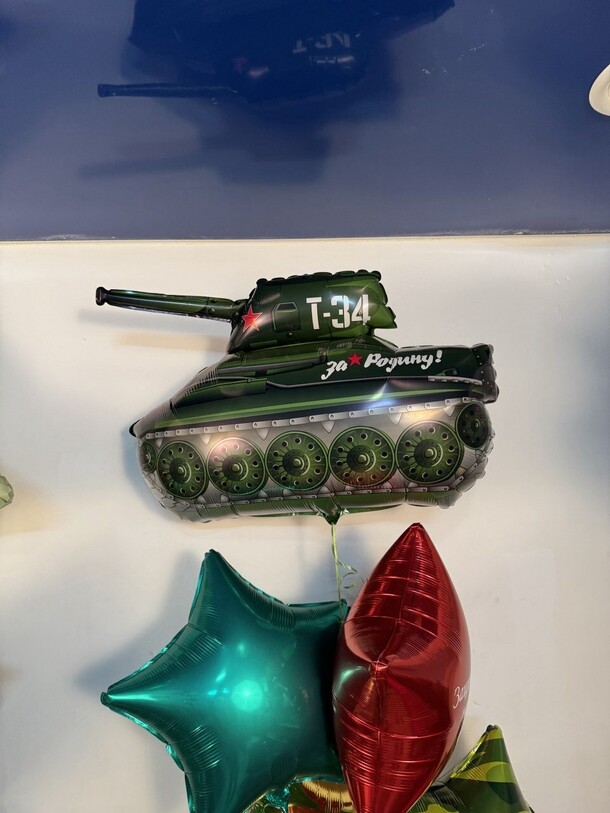Шар с гелием «танк т-34» за 3100₽ с доставкой в Москве от Airbox-msk.Ru на Flawery