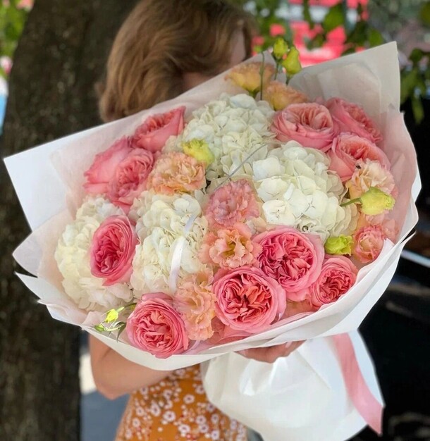 Букет цветов Необычный микс цветов за 39000₽ с доставкой в Москве от Lovely flowers на Flawery
