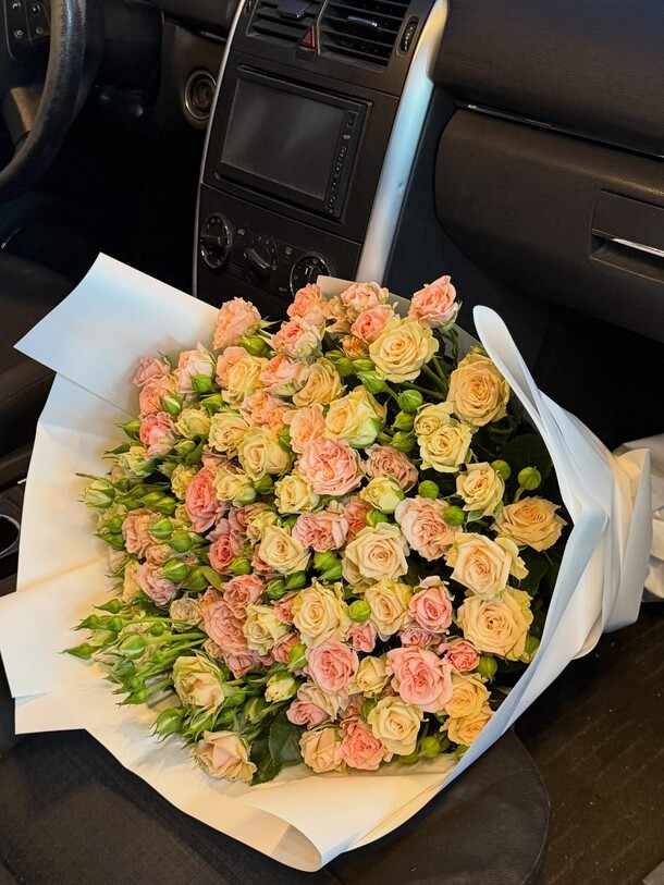 Букет из персиковых розочек за 31500₽ с доставкой в Москве от Adorable flowers на Flawery