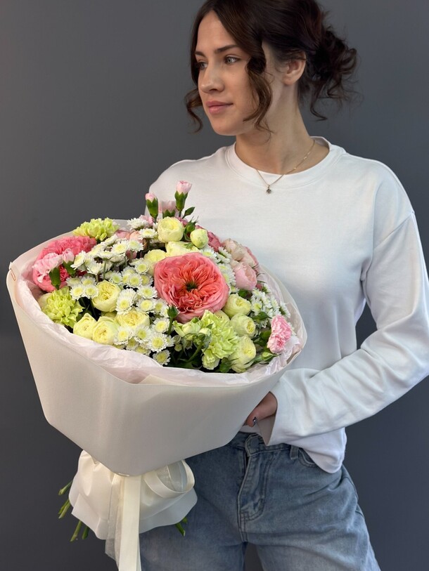 Букет микс за 19000₽ с доставкой в Москве от Adorable flowers на Flawery