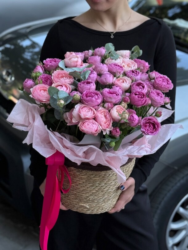 Букет цветов Композиция из кустовых роз за 31500₽ с доставкой в Москве от Adorable flowers на Flawery
