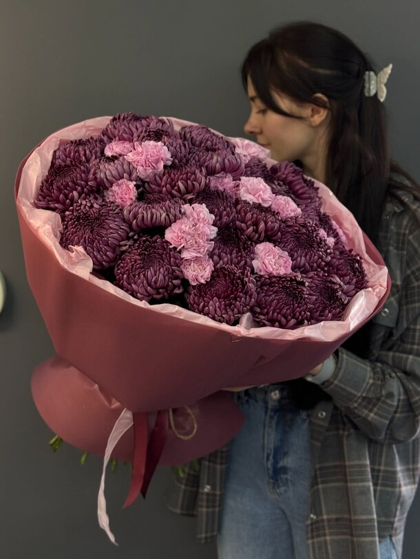 Букет из хризантем и гвоздик за 39500₽ с доставкой в Москве от Adorable flowers на Flawery