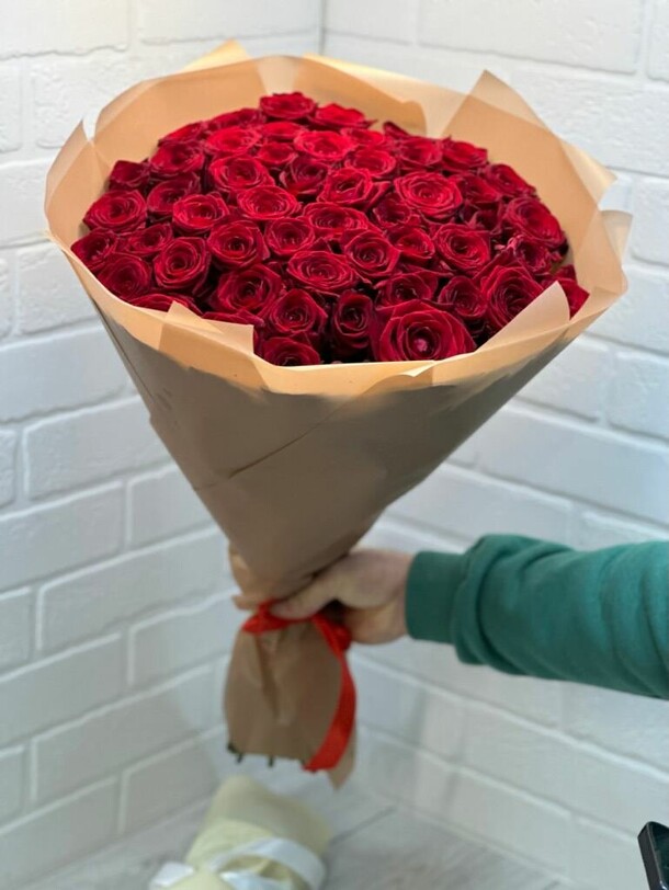 Букет из 51 роз за 9450₽ с доставкой в Москве от Ателье Цветов на Flawery