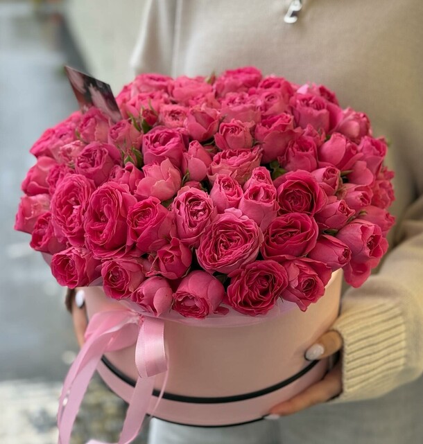 Букет цветов Кустовые розы пионовидные за 22228₽ с доставкой в Москве от Flowers from Mila на Flawery