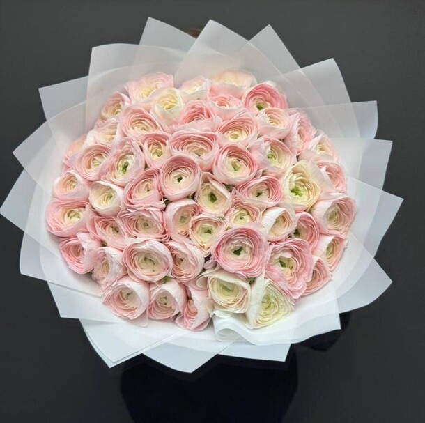 Букет цветов Ранункулюс за 81457₽ с доставкой в Москве от Flowers from Mila на Flawery