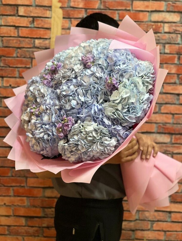 Букет цветов Гортензия с маттиолой за 22960₽ с доставкой в Москве от Flowers from Mila на Flawery