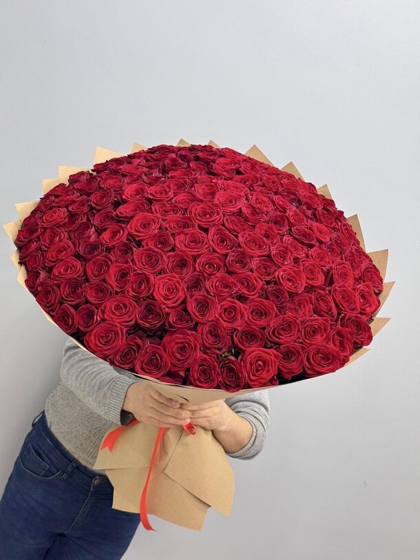 Букет цветов Розы 151шт за 32890₽ с доставкой в Москве от FLORICA на Flawery