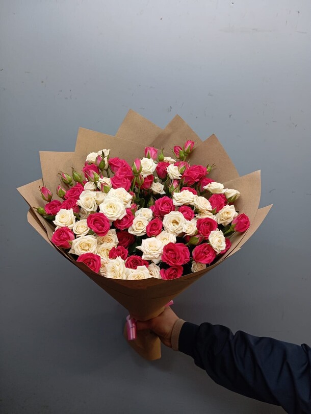 Букет цветов Подарок любимой за 10049₽ с доставкой в Москве от FLORICA на Flawery