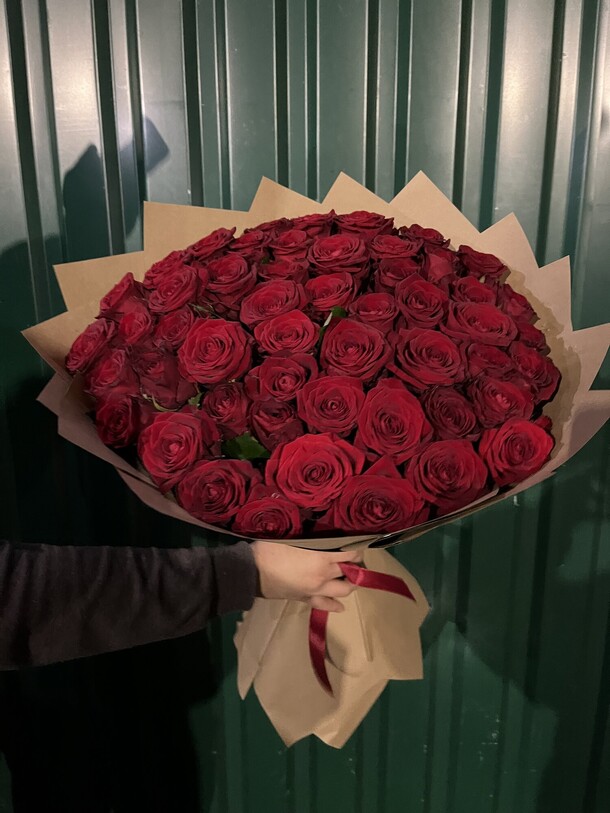 Букет из 51 роз 🌹 за 12390₽ с доставкой в Москве от FLORAPARADISE.BM на Flawery