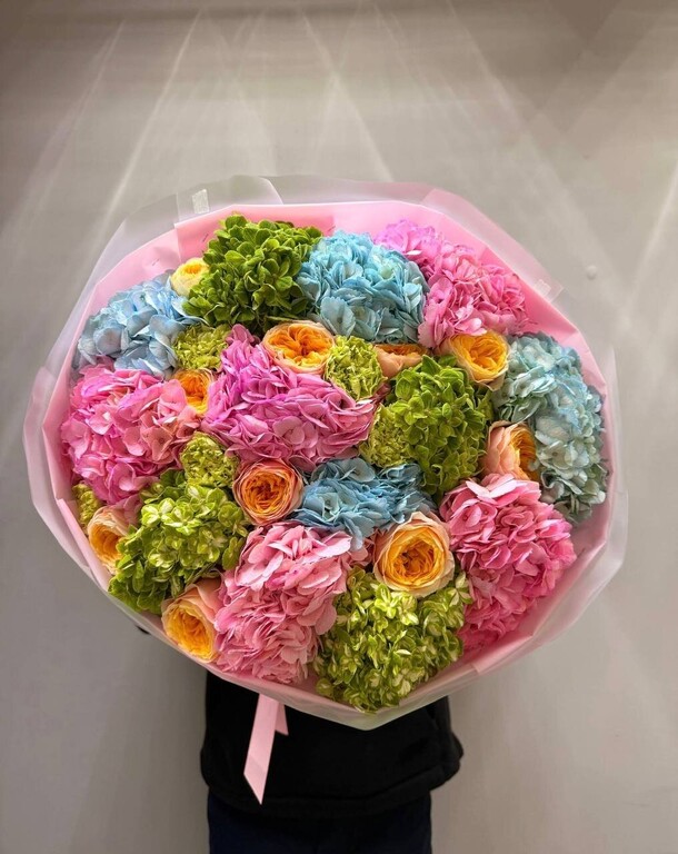 Букет цветов Дофаминовый букет 💐 за 19500₽ с доставкой в Москве от FLORAPARADISE.BM на Flawery