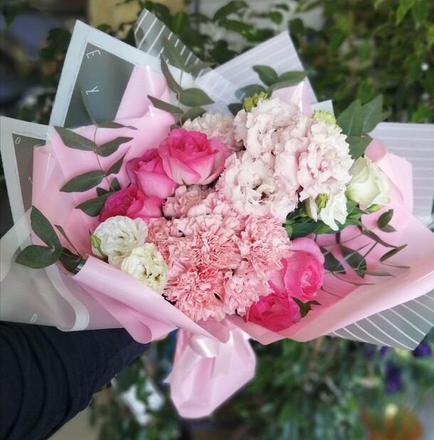 Букет цветов Шампань за 3850₽ с доставкой в Москве от Фантазия на Flawery