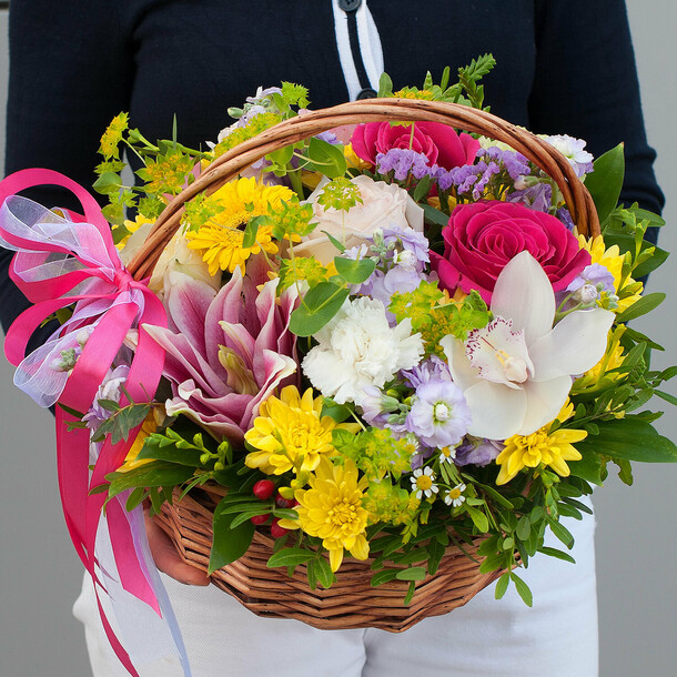 Корзина с цветами "мамбо", артикул F1336237 - 10500 рублей, доставка по городу. Flawery - доставка цветов