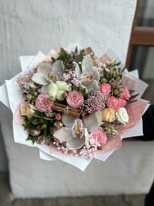 Букет леди роуз за 8850₽ с доставкой в Москве от NikaFlower ЦВЕТЫ & шары на Flawery