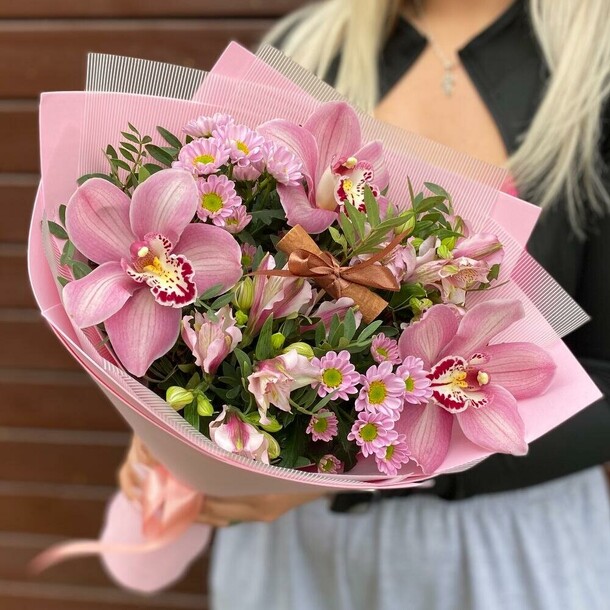 Букет розовая фисташка за 3300₽ с доставкой в Москве от NikaFlower ЦВЕТЫ & шары на Flawery