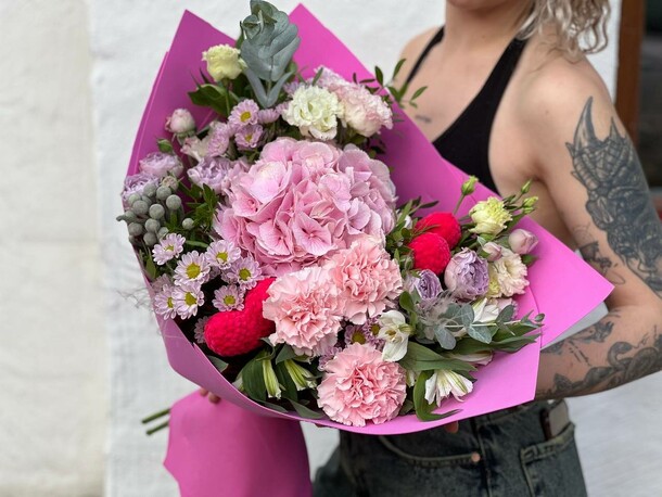 Букет чары любви за 9580₽ с доставкой в Москве от NikaFlower ЦВЕТЫ & шары на Flawery