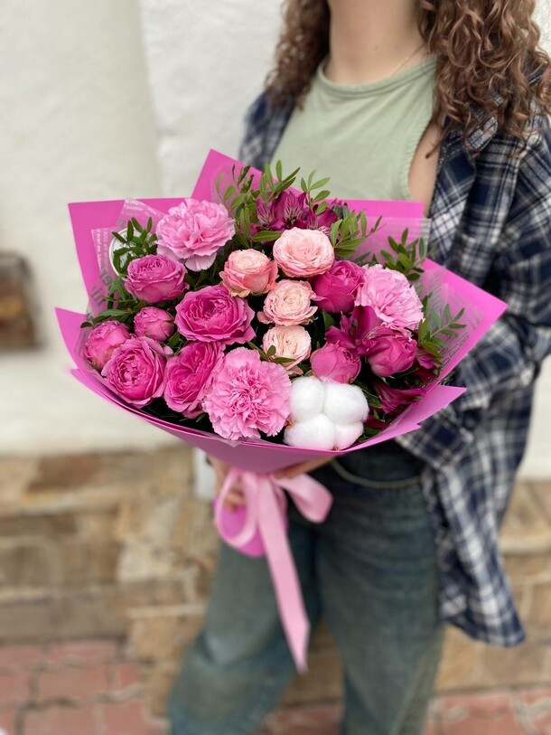 Букет клубничка за 5120₽ с доставкой в Москве от NikaFlower ЦВЕТЫ & шары на Flawery