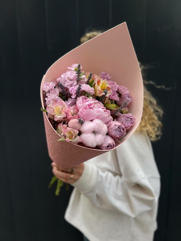 Букет розовое чудо за 3750₽ с доставкой в Москве от NikaFlower ЦВЕТЫ & шары на Flawery