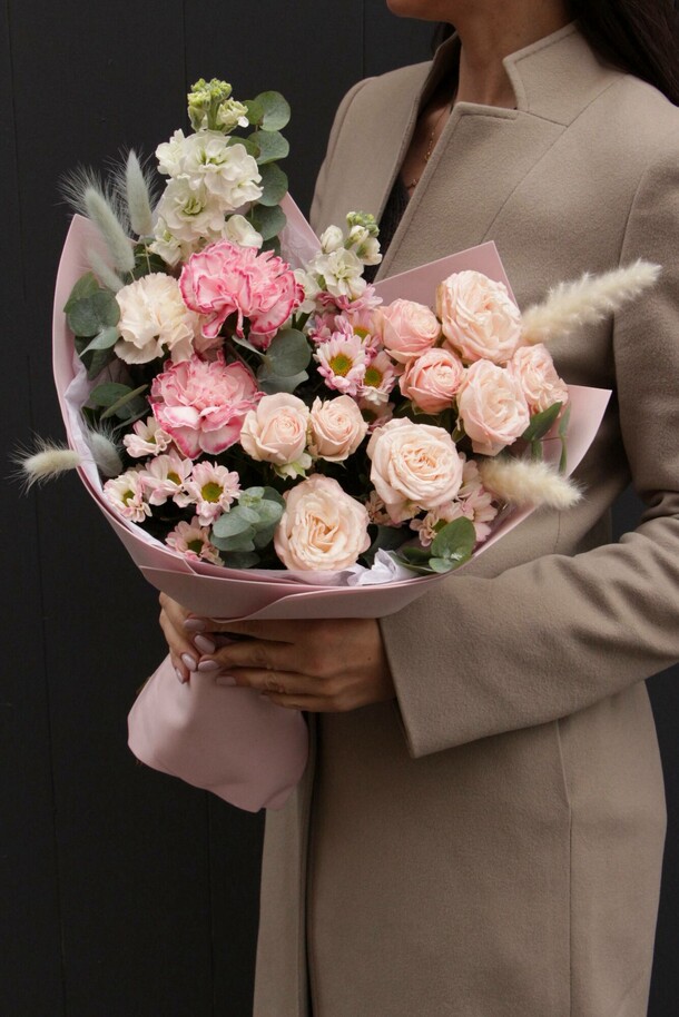 Букет тёплый листопад за 5500₽ с доставкой в Москве от NikaFlower ЦВЕТЫ & шары на Flawery