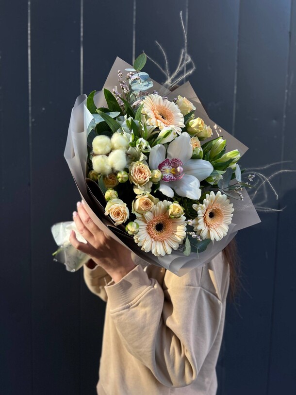 Букет 1 сентября за 4500₽ с доставкой в Москве от NikaFlower ЦВЕТЫ & шары на Flawery